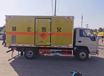 南丰爆破器材运输车